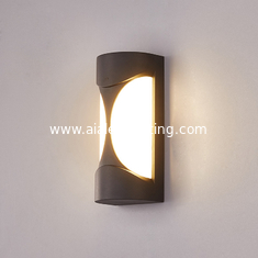 China Pared al aire libre vertical 12W del fabricante de Aluminum+Acrylic que enciende la luz externa de la lámpara de pared que cabe proveedor