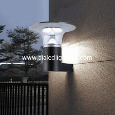 China Pared solar minimalista moderna que enciende el balcón al aire libre que cuelga la lámpara de pared ligera del patio de la pared exterior proveedor