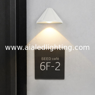 Lámparas de pared exteriores resistentes al agua lámparas de jardín exterior iluminación de pared hacia arriba y hacia abajo focos luminosos villa iluminación de lavadero de pared proveedor