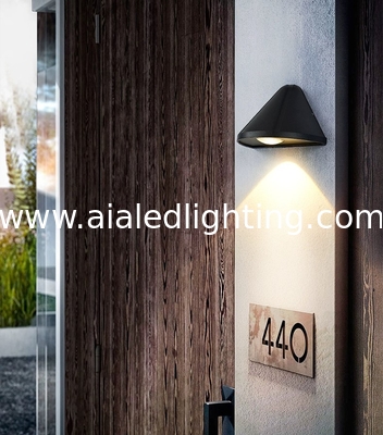 Lámparas de pared exteriores resistentes al agua lámparas de jardín exterior iluminación de pared hacia arriba y hacia abajo focos luminosos villa iluminación de lavadero de pared proveedor