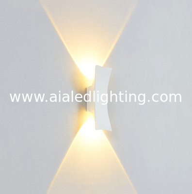Lámpara de pared exterior corredor impermeable lámpara de pared dormitorio balcón luces de noche minimalistas modernas led luz decorativa proveedor